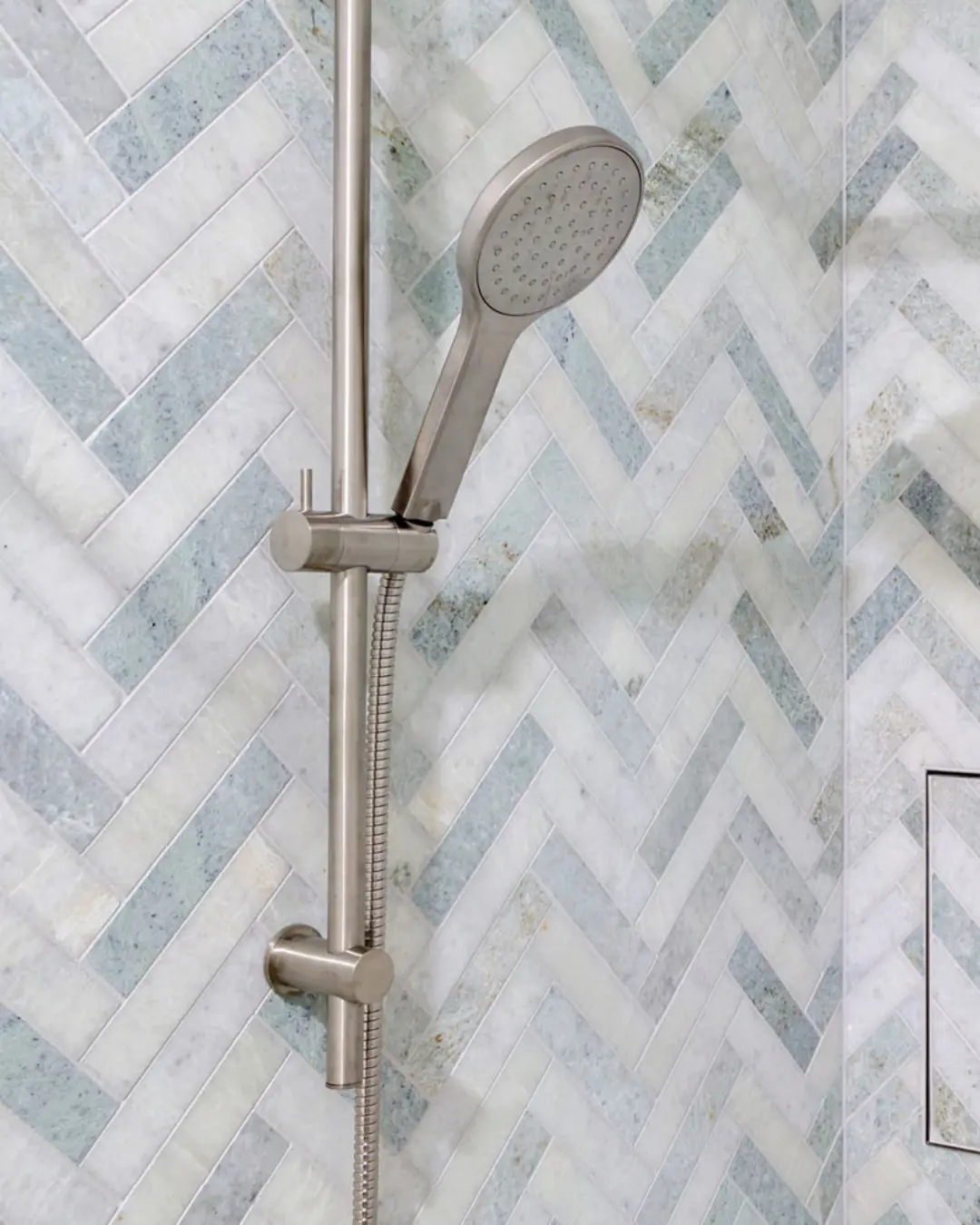 Kaya Rail Shower - Image 3