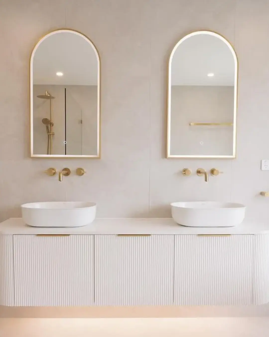 Bondi Fluted Wall Hung Curve Vanity