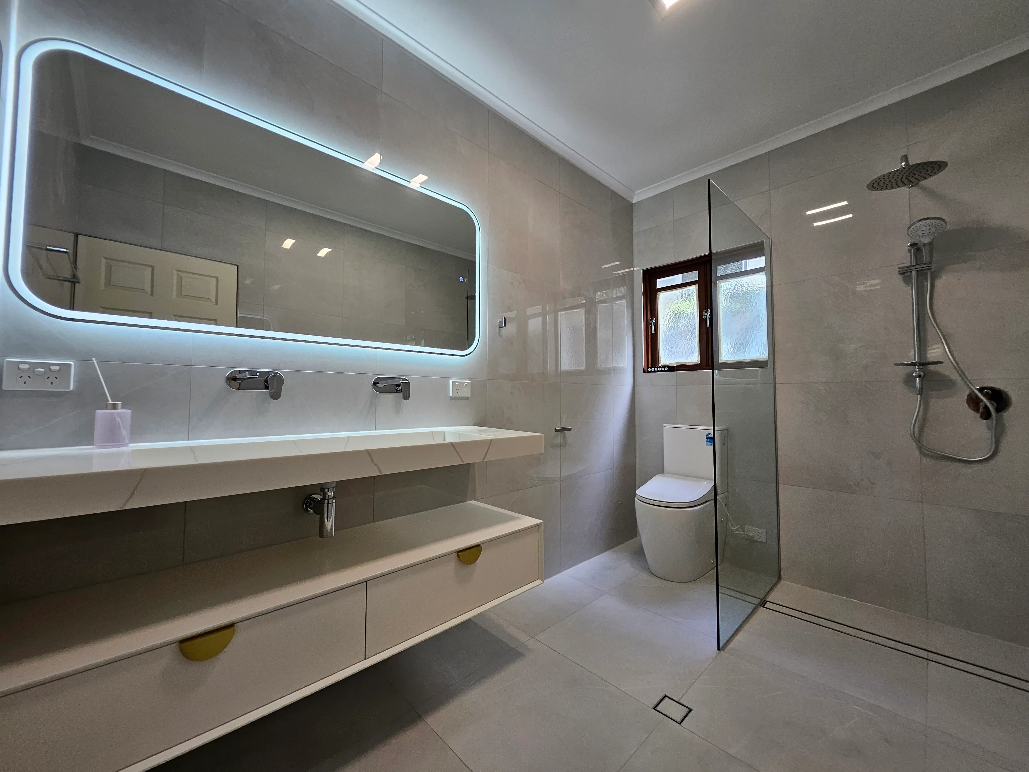 Completed bathroom renovation in Annerley, Brisbane, by One Stop Bath & Tiles